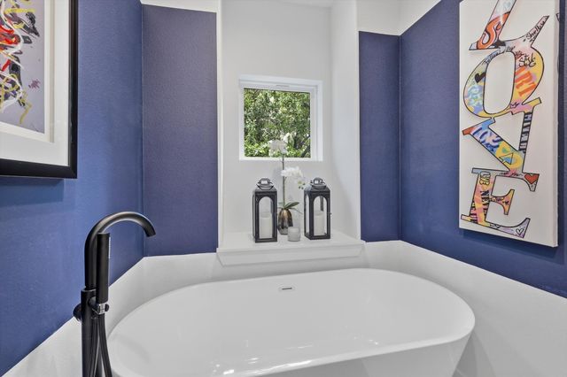 356 Foch Street, Fort Worth, TX 76107