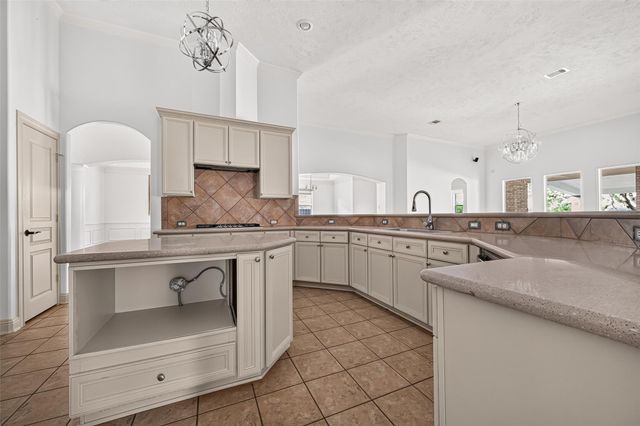 3831 Lakeridge Canyon Drive, Sugar Land, TX 77498