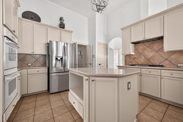 3831 Lakeridge Canyon Drive, Sugar Land, TX 77498