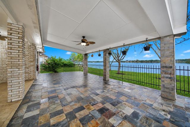 3831 Lakeridge Canyon Drive, Sugar Land, TX 77498