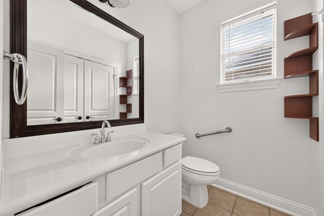 3831 Lakeridge Canyon Drive, Sugar Land, TX 77498