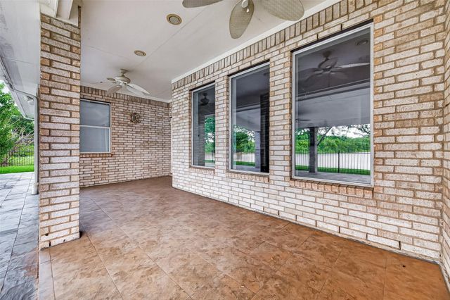 3831 Lakeridge Canyon Drive, Sugar Land, TX 77498