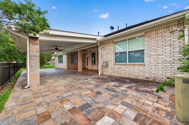 3831 Lakeridge Canyon Drive, Sugar Land, TX 77498