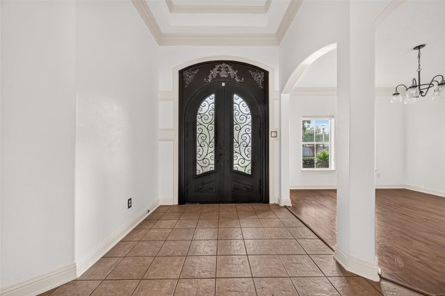 3831 Lakeridge Canyon Drive, Sugar Land, TX 77498