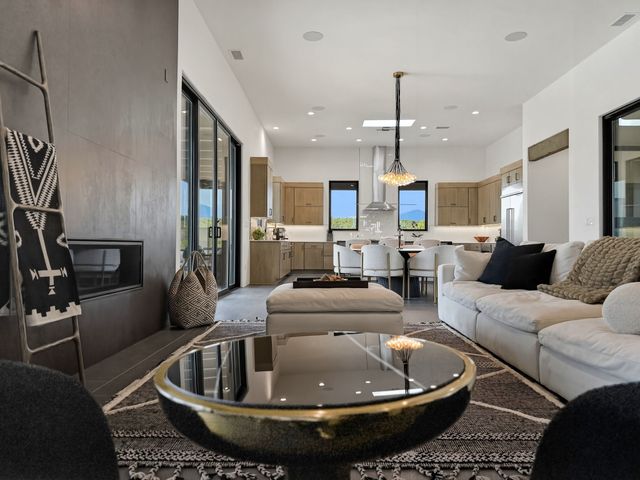 1793 Calle Arbolitos, Santa Fe, NM 87506