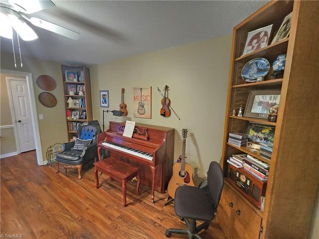 1374 W Lake Drive, Asheboro, NC 27205