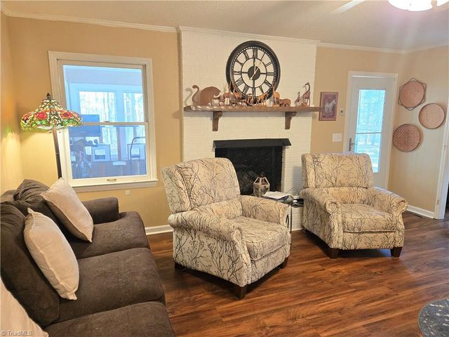 1374 W Lake Drive, Asheboro, NC 27205