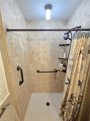 1374 W Lake Drive, Asheboro, NC 27205