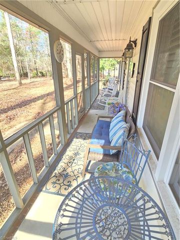 1374 W Lake Drive, Asheboro, NC 27205