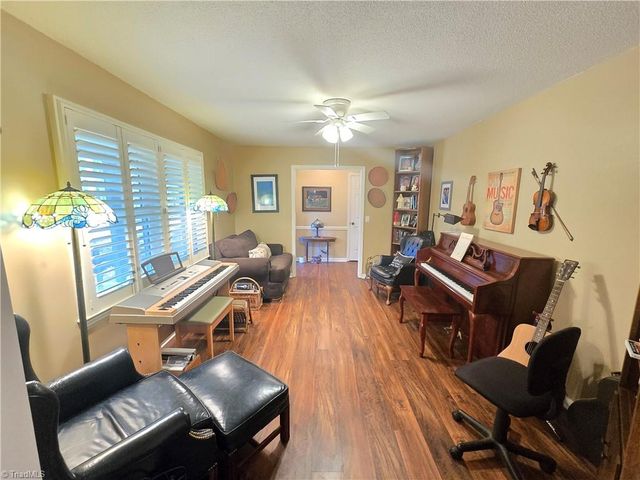 1374 W Lake Drive, Asheboro, NC 27205