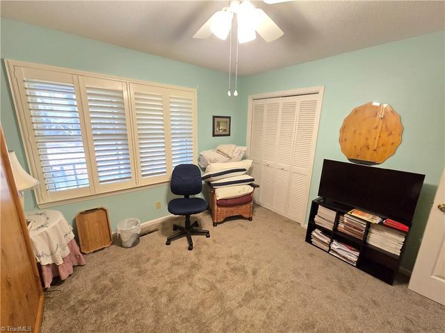 1374 W Lake Drive, Asheboro, NC 27205