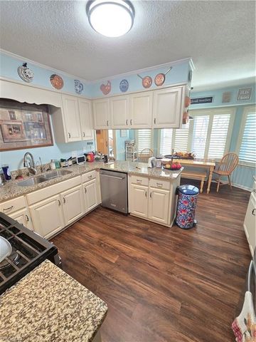 1374 W Lake Drive, Asheboro, NC 27205