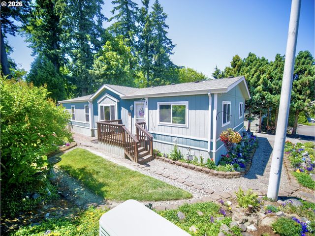 18021 COUNTRY VILLAGE Dr, Oregon City, OR 97045