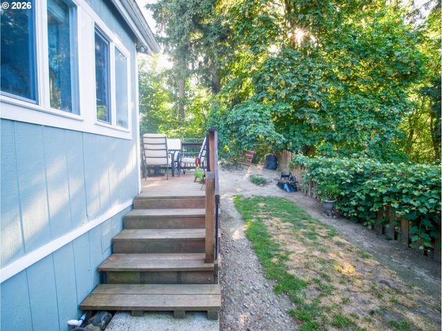 18021 COUNTRY VILLAGE Dr, Oregon City, OR 97045