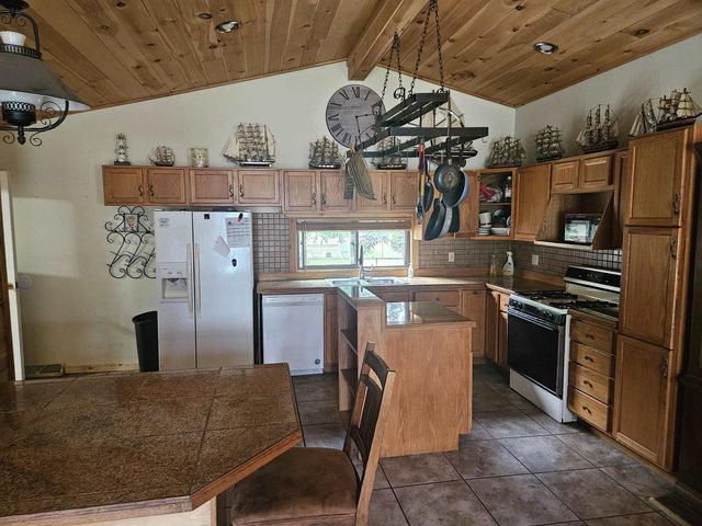 3009 17TH STREET, Menominee, MI 49858