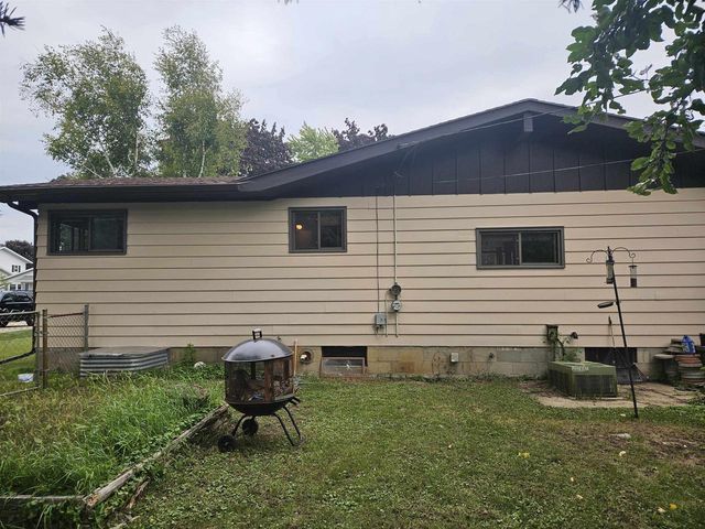 3009 17TH STREET, Menominee, MI 49858