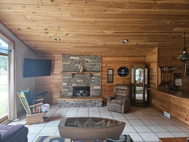 3009 17TH STREET, Menominee, MI 49858