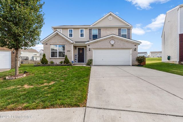 6783 Brittany Oak Dr, Louisville, KY 40229