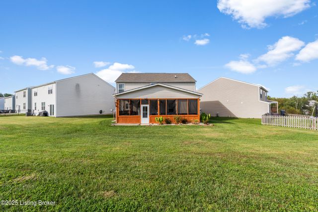 6783 Brittany Oak Dr, Louisville, KY 40229