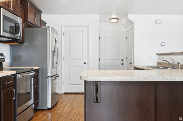 572 S SILVERMOON LN, Saratoga Springs, UT 84045