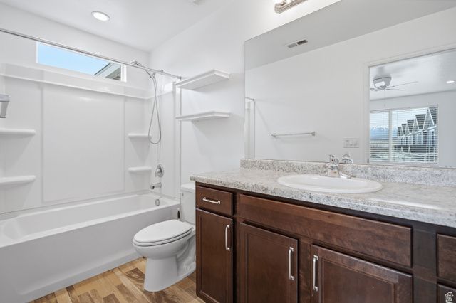 572 S SILVERMOON LN, Saratoga Springs, UT 84045