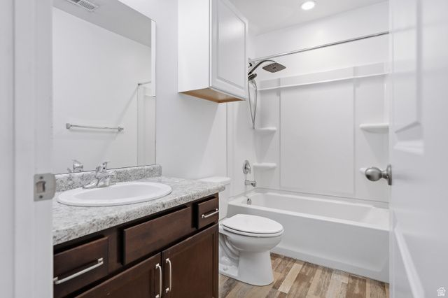 572 S SILVERMOON LN, Saratoga Springs, UT 84045