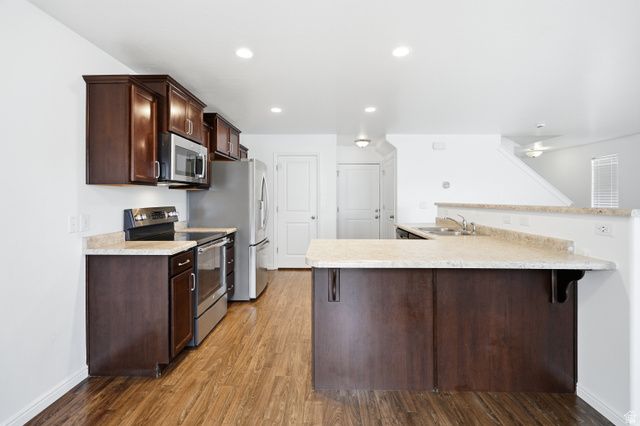 572 S SILVERMOON LN, Saratoga Springs, UT 84045