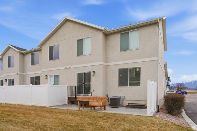 572 S SILVERMOON LN, Saratoga Springs, UT 84045
