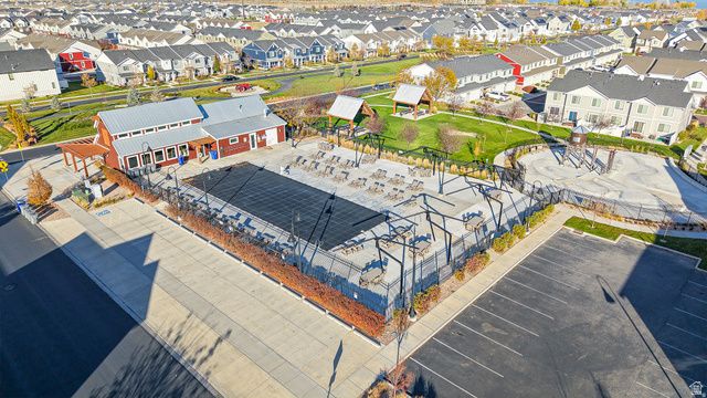 572 S SILVERMOON LN, Saratoga Springs, UT 84045