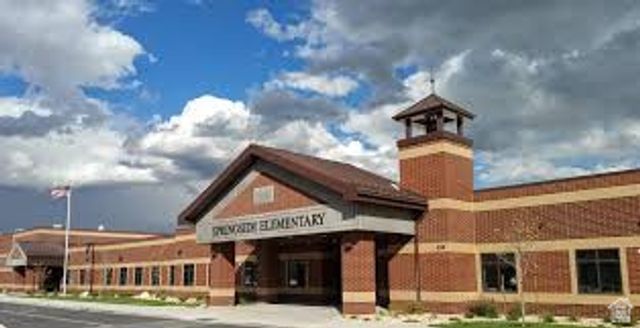 572 S SILVERMOON LN, Saratoga Springs, UT 84045