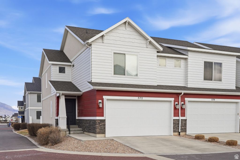 572 S SILVERMOON LN, Saratoga Springs, UT 84045