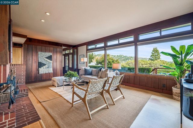 473 Pershing Dr., Oakland, CA 94611
