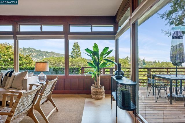 473 Pershing Dr., Oakland, CA 94611