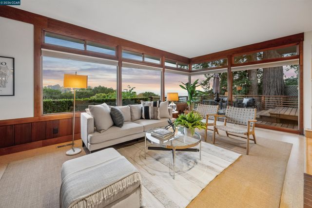 473 Pershing Dr., Oakland, CA 94611