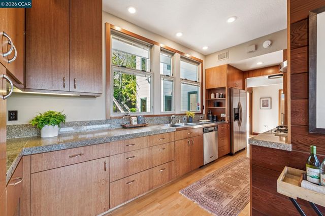 473 Pershing Dr., Oakland, CA 94611