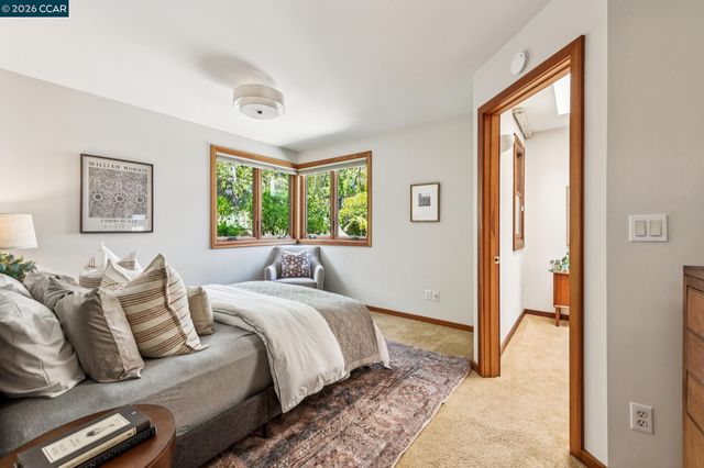473 Pershing Dr., Oakland, CA 94611
