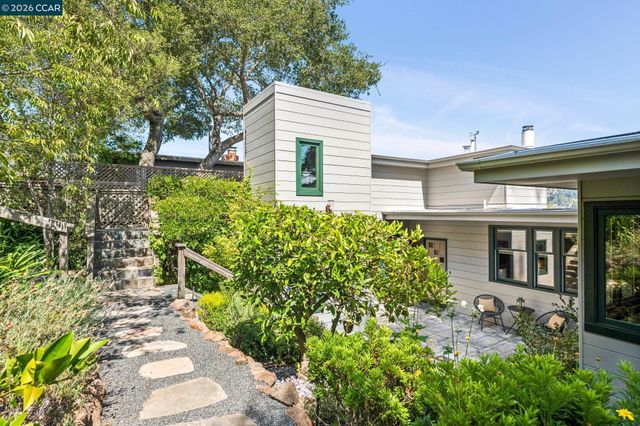 473 Pershing Dr., Oakland, CA 94611