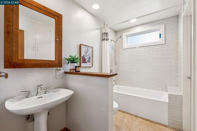 473 Pershing Dr., Oakland, CA 94611