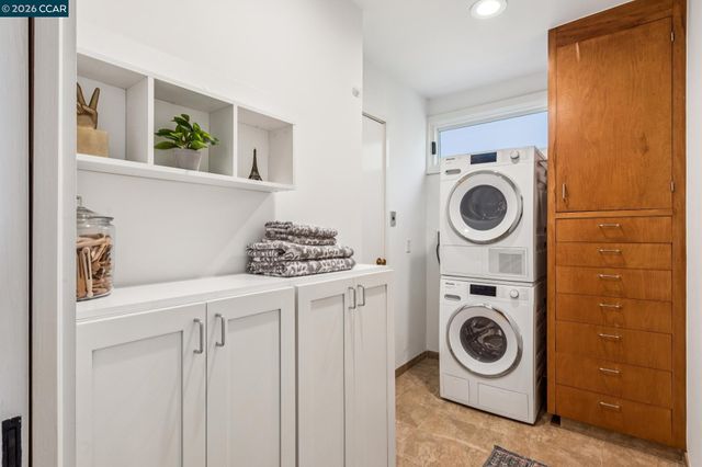473 Pershing Dr., Oakland, CA 94611