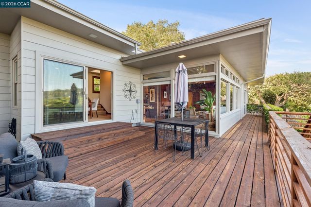 473 Pershing Dr., Oakland, CA 94611