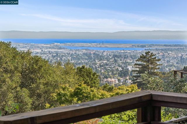 473 Pershing Dr., Oakland, CA 94611