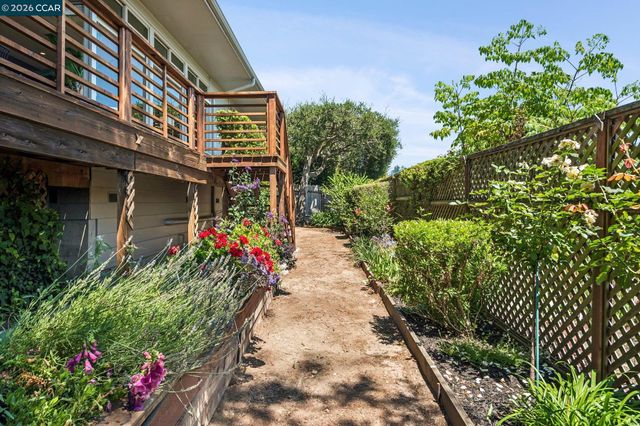 473 Pershing Dr., Oakland, CA 94611