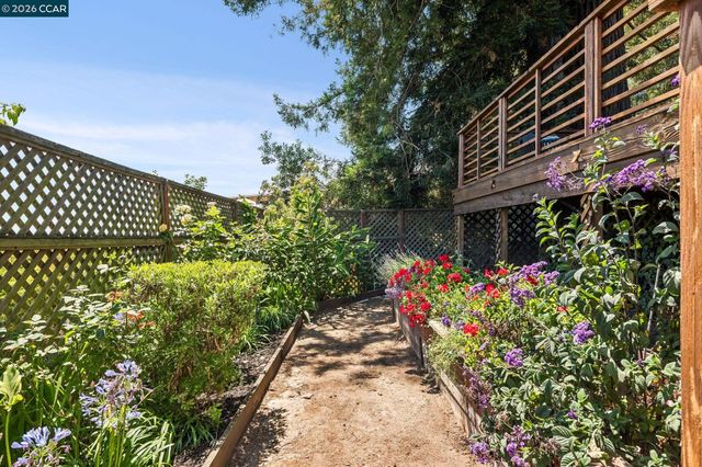 473 Pershing Dr., Oakland, CA 94611