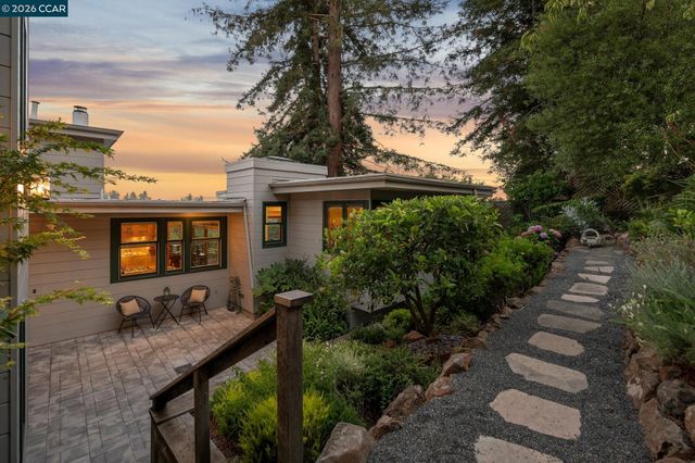 473 Pershing Dr., Oakland, CA 94611