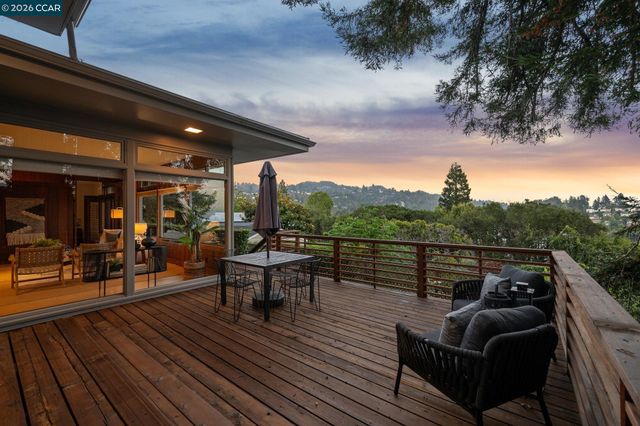 473 Pershing Dr., Oakland, CA 94611
