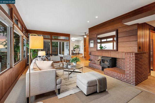 473 Pershing Dr., Oakland, CA 94611
