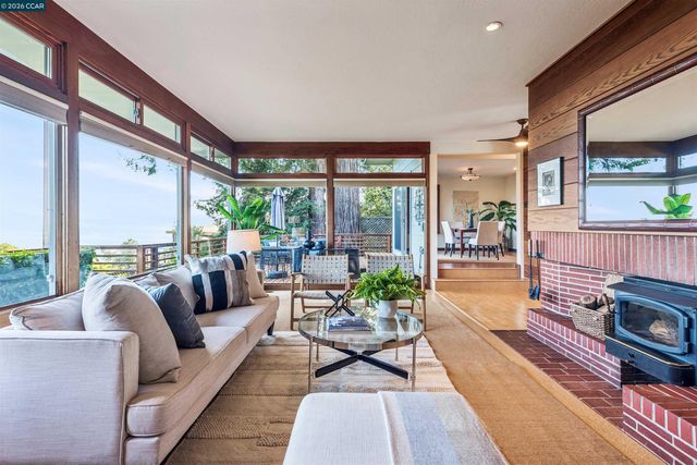 473 Pershing Dr., Oakland, CA 94611