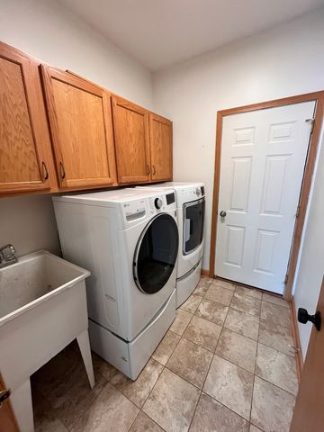 1523 Schumacher Drive W, Bolingbrook, IL 60490