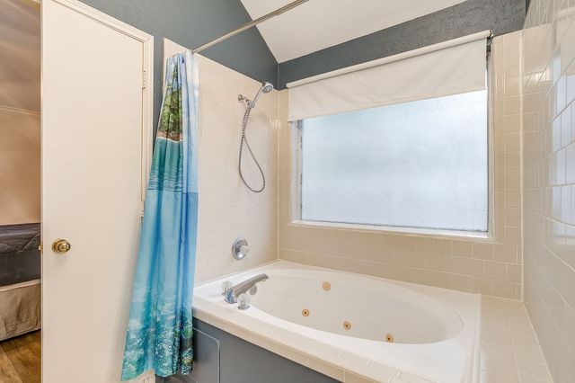 5720 Polo Club Drive, Arlington, TX 76017