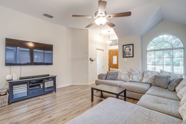 5720 Polo Club Drive, Arlington, TX 76017